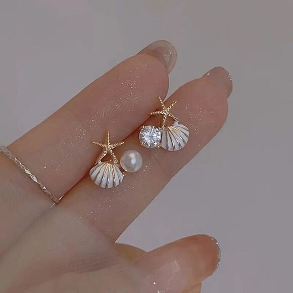 GOLD STARFISH WHITE SHELL DIAMOND PEARL EARRINGS - Picture 1 of 4